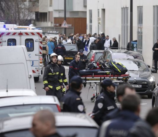 UPDATE. Asasinii islamisti din redactia Charlie Hebdo, incolțiți de poliție Charlie Hebdo