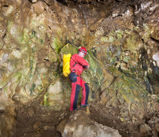 Aventuri speologice