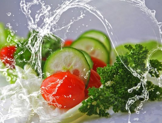 Dieta dupa cezariana: nutrienti esentiali si alimente de evitat