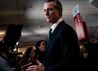 Cum alegerea lui Newsom pentru succesorul lui Feinstein a fost complicata de doua interviuri TV