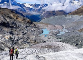 Ghetarii din Elvetia pierd volumul de gheata „uimitor” in doar doi ani