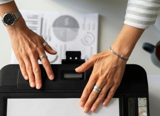 Cum se schimba un cartus de imprimanta?